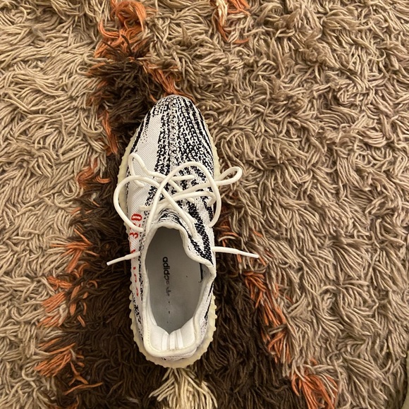 Lightly used Yeezy 350 V2 ‘Zebra’ size 12 (no box) - Picture 4 of 4